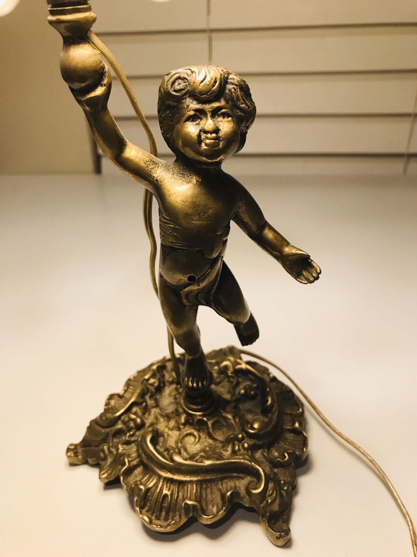 Antique Bronze Art Nouveau Putto Cherub Lamp with Cristals exc working cond