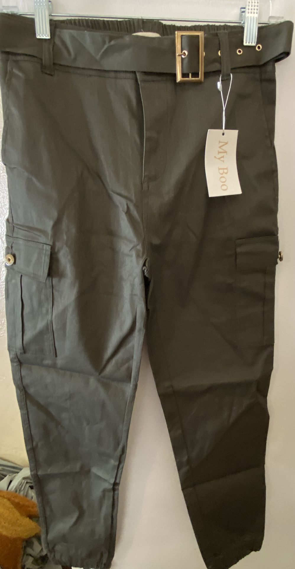 New with Tags Women's High-Waisted Olive Green Cargo Pants - Size Large - For $30 - Firm Price
