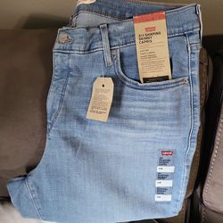 Levi's 311 capris
