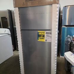 New Whirlpool Stainless Top&Bottom Refrigerator