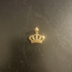 10k Gold Crown Pendant