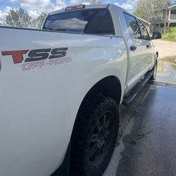 2013 Toyota Tundra SERIOUS ENQUIRERS ONLY