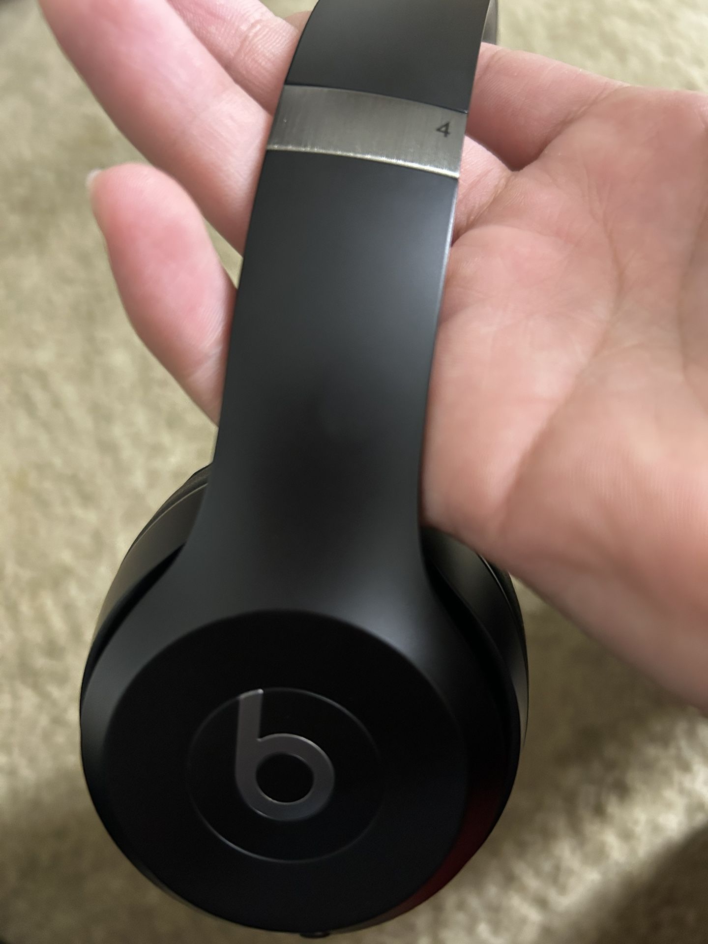 beats solo 4