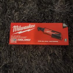 Milwaukee M12 Ratchet 3/8"