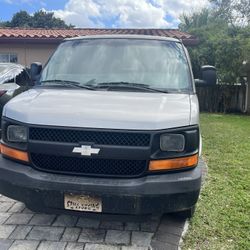 Chevrolet Express 2500