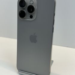 Apple iPhone 15 PRO MAX 512gb. ( Fully Unlocked )