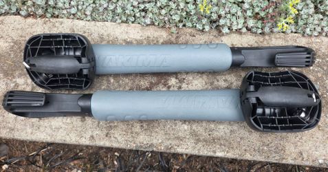 Pristine YAKIMA Big Stack Car Top Boat Kayak Rack