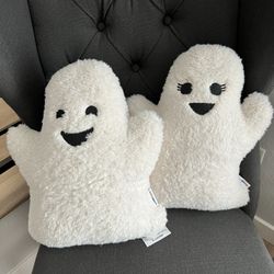 White Ghost Pillow Set