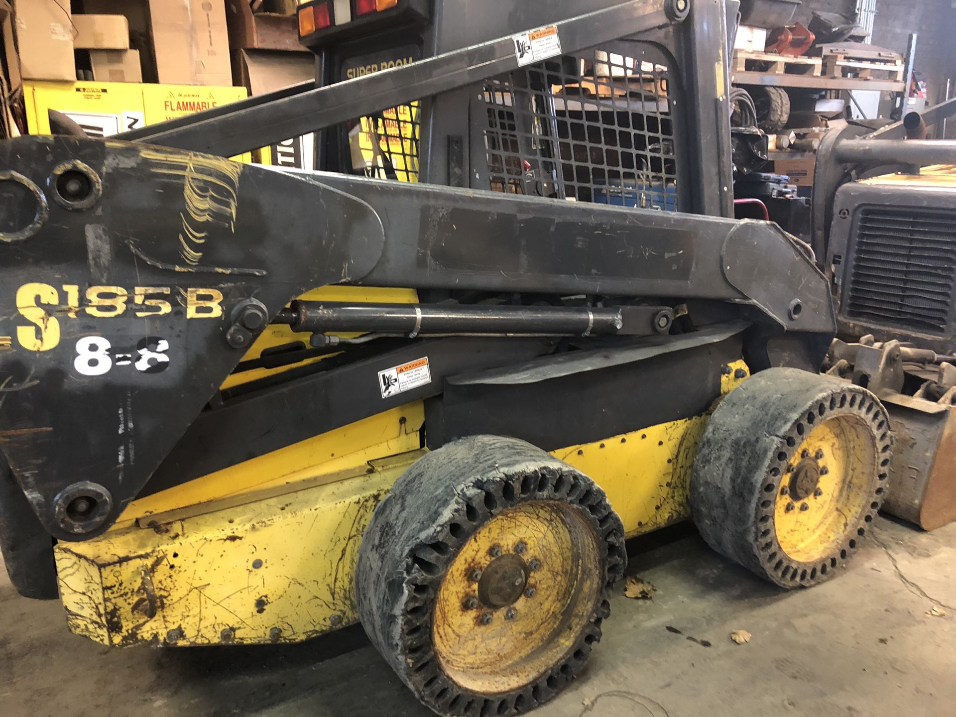 Ls185b new Holland skid steer