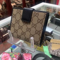 Pre-Loved Wallets And Accessories 