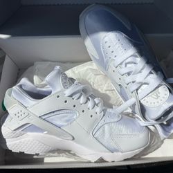 Nike Air Huarache “Triple White”