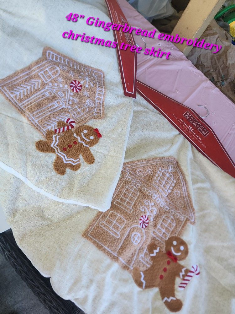 48" Embroidery Gingerbread Christmas Tree Skirt