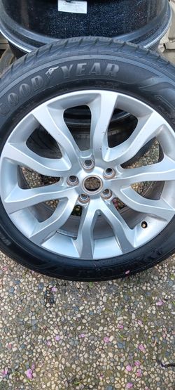 Land Rover Range Rover OEM Wheels And Tires