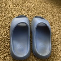 Blue Yeezy Slide 