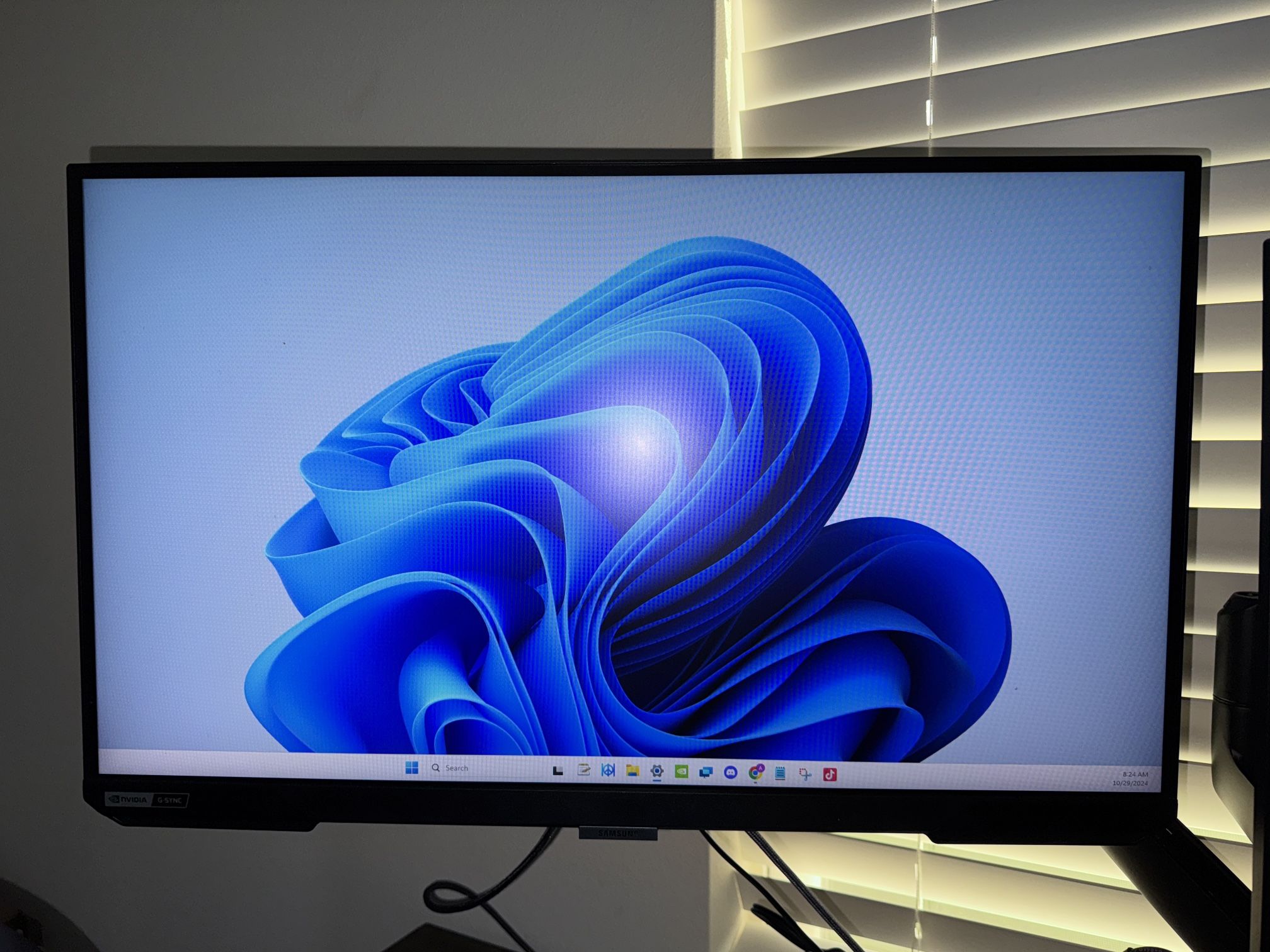 Samsung - 27” Odyssey FHD IPS 240Hz G-Sync Gaming Monitor - Black