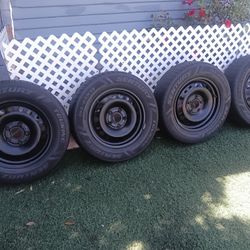 Set Rines Originales 195/65/15 Llantas 2 Con 50x100 Y 2 30x100 D Vida  Para Corolla Golf Jetta Selica $120 Obo