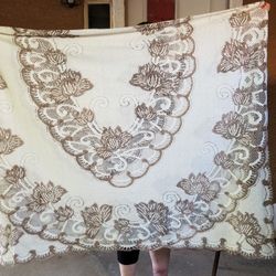 Cover For A Table Of  6 chairs 