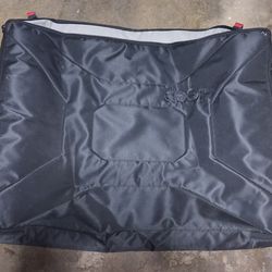 36x30 car travel bag. It zips up