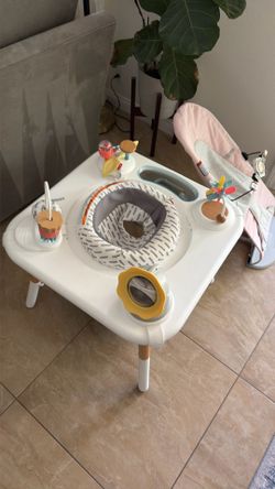 Skip Hop activity desk