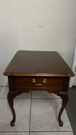 2 Thomasville 1 Drawer Side Table