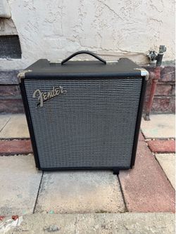 Amplifier: Fender Rumble 25