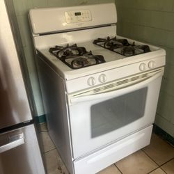 Frigidaire Gallery Series 30” Gas Range & Oven – $150 (Firm)