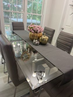 Modern Dining Table Set – 6 Chairs – $650