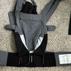 2 Baby Carriers 