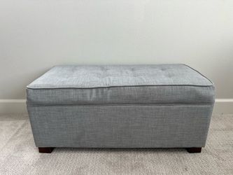 Threshold Shelton Tufted Top Storage Ottoman in Gray