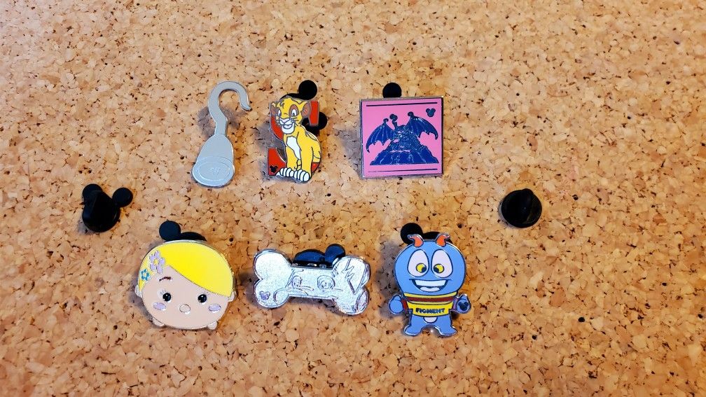 Lot Of Disney Trading Pins. Lot 135