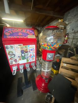 Sticker & road runner Gumball machine