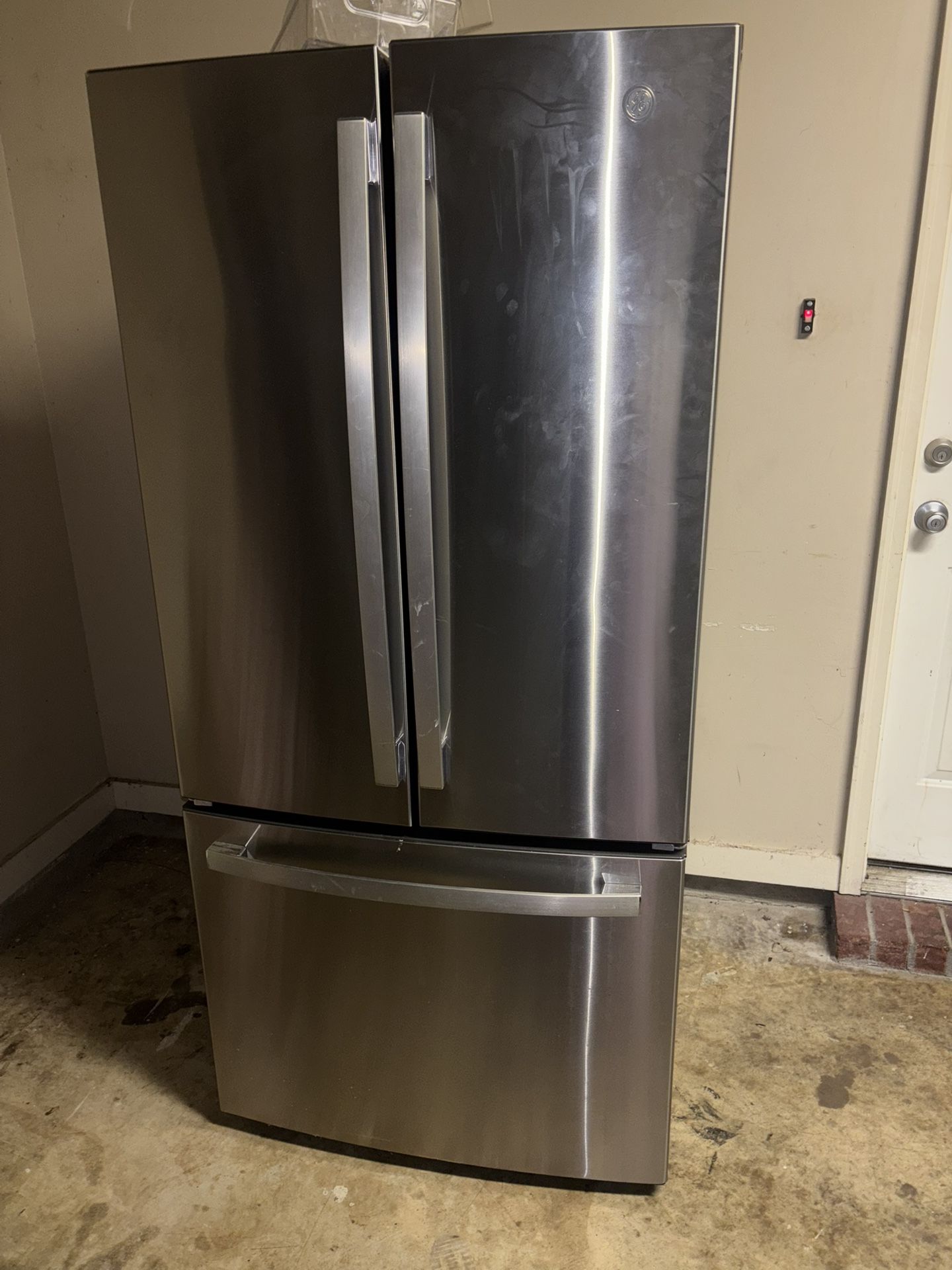 Refrigrator