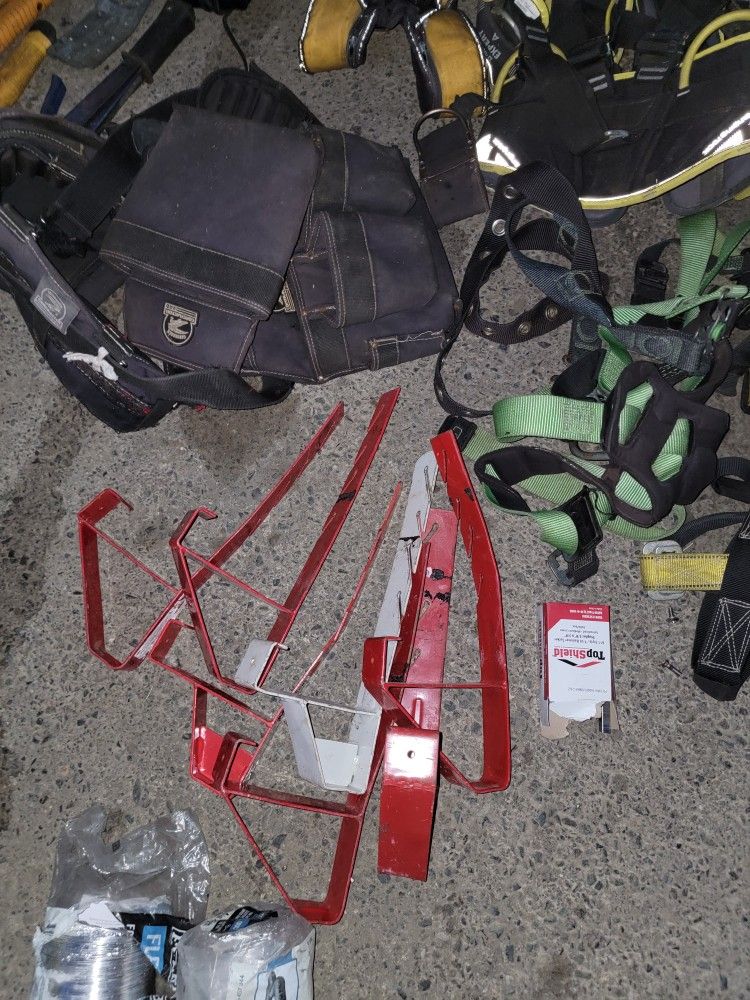 Roofing Tools/Harness