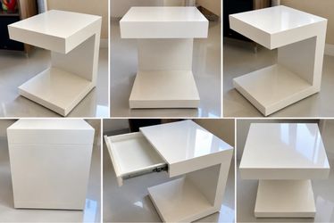 Small Modern White Side Table – Excellent Condition