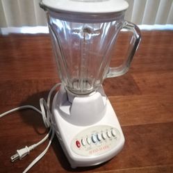 Maxi- Matic Blender