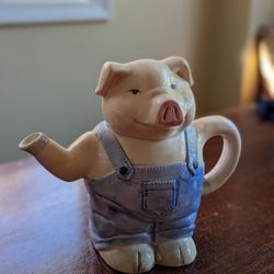 Farmer Pig Teapot