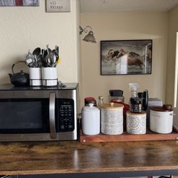 Countertop Table With Stools