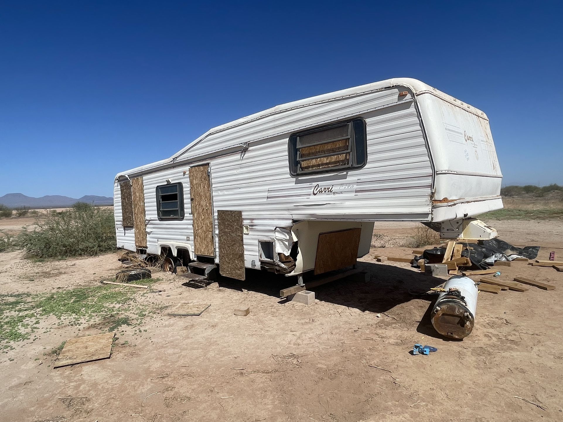Fifth Wheel Trailer