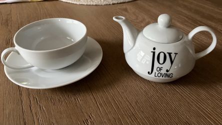 Never Used 8 oz Ceramic Tea Set
