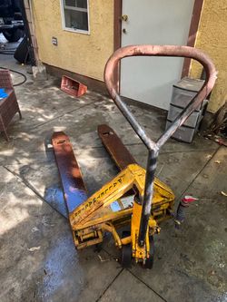 Pallet tack