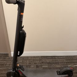 Preowned Segway Ninebot ES4 Electric KickScooter
