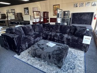 L Shape Sectional. 🚚WE DELIVER🚚