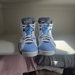 Jordan 6 Unc  Size 9