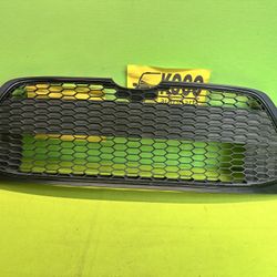 2020 - 2022 TOYOTA COROLLA GRILLE ASSEMBLY OEM FRONT LOWER CENTER GRILL