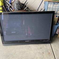 Panasonic Plasma TV wall mount included No Remote NOT SMART TV