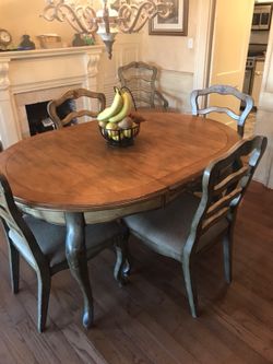 French country dining room set and six chairs 66x48