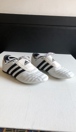 Adidas Womens Martial Arts shoes sz 8