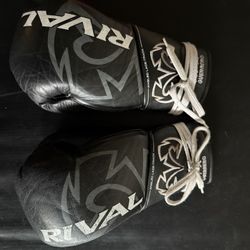 Rival 10oz Lace-Up Boxing Gloves – Used – Great Condition