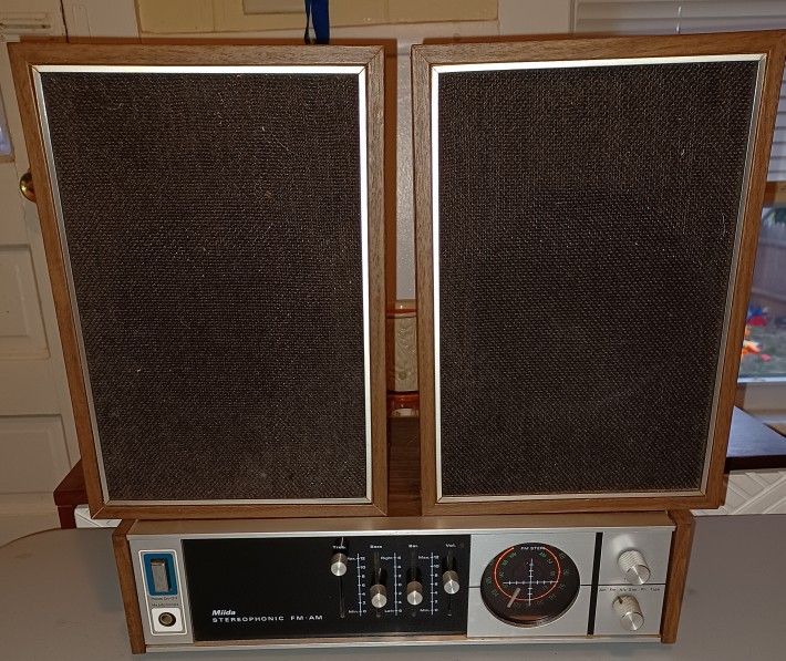 Miida Vintage Stereo