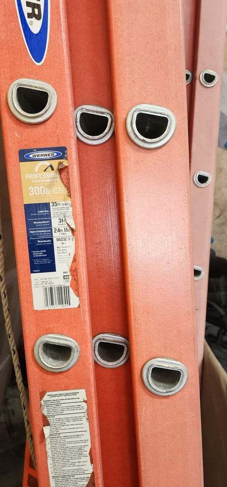 Werner ladder Orange 35 ft Extension D6232-3